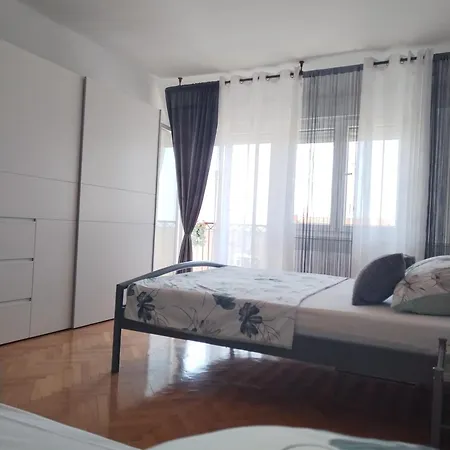 Apartment Marina Podstrana